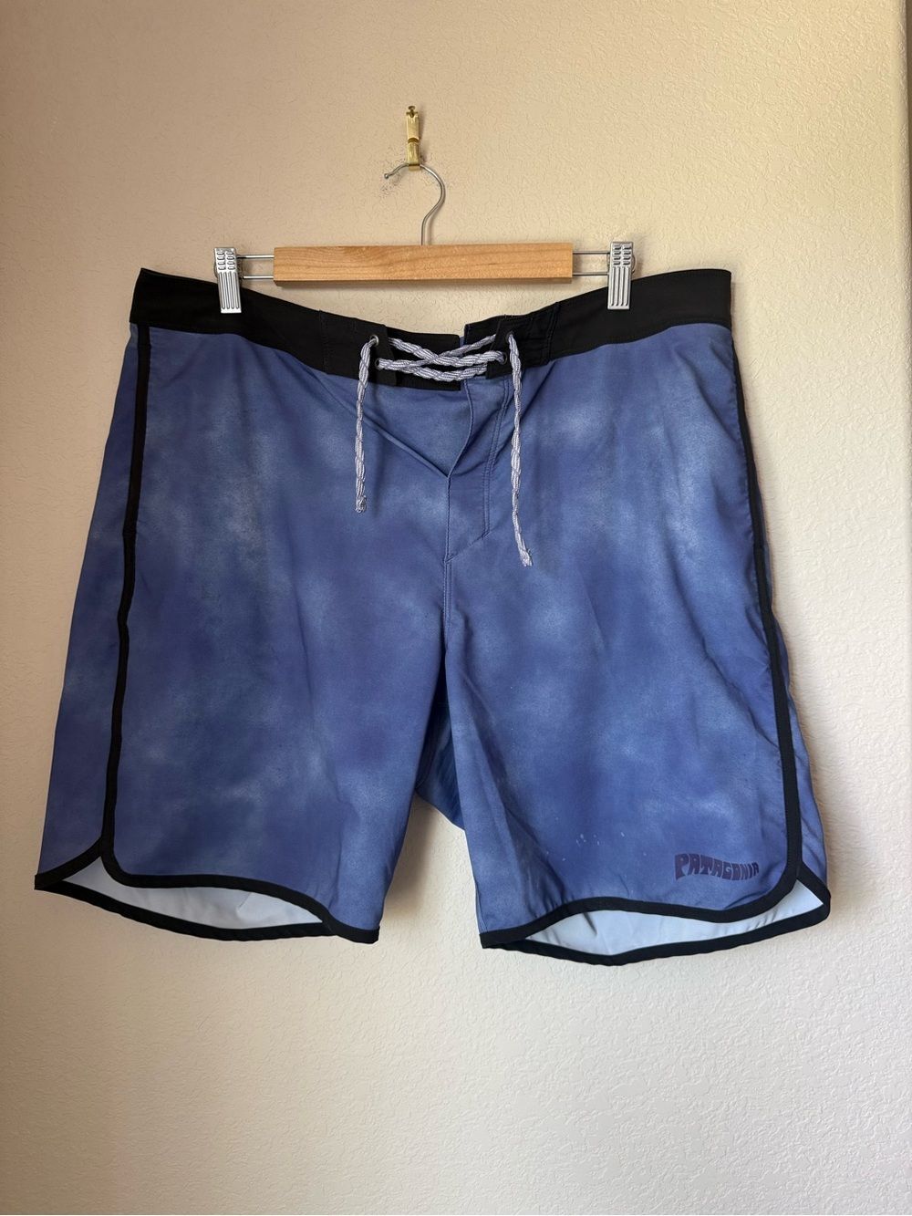 Patagonia Men's Hydropeak Side Shore Boardshorts - 18" Size 38